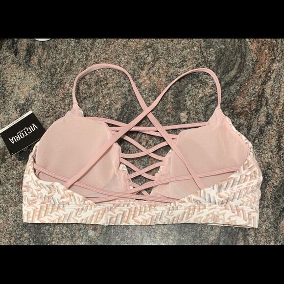 Victoria’s Secret padded sexy Strappy lace up Font sport bra multicolor Medium - Picture 6 of 6